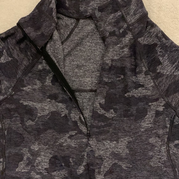 Pullover lululemon top. - Picture 2 of 5